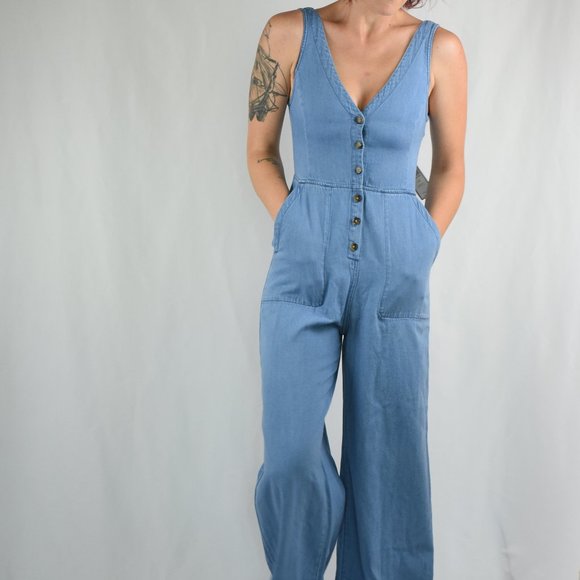 🌻SALE BCBGMaxazria Button Front Jumpsuit Size XS - Picture 7 of 13